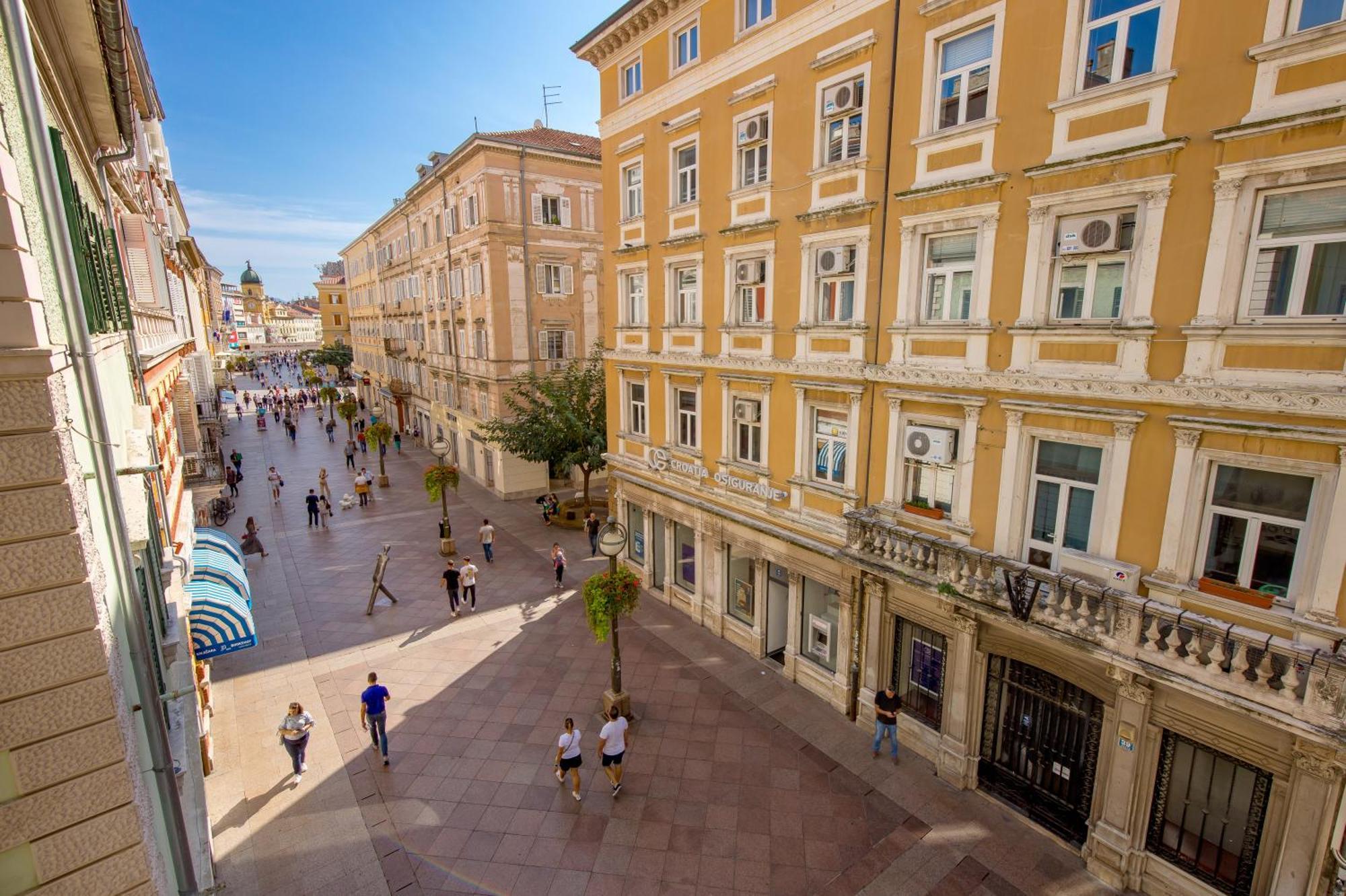 Апартаменты Cosy&Lux On Main Square, Korzo Риека Экстерьер фото